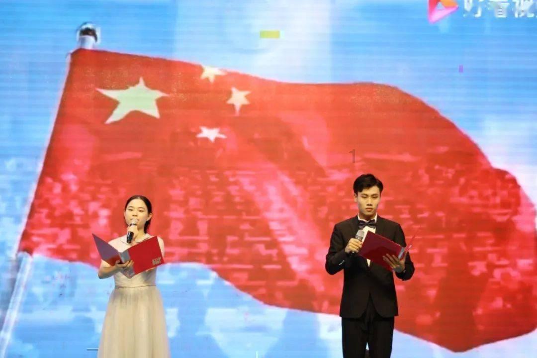 沙漠前行