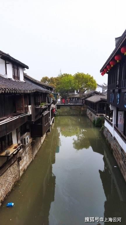 秉持古法酿造工艺,贺天下发挥核心产区优势,造就卓越酱酒品质
