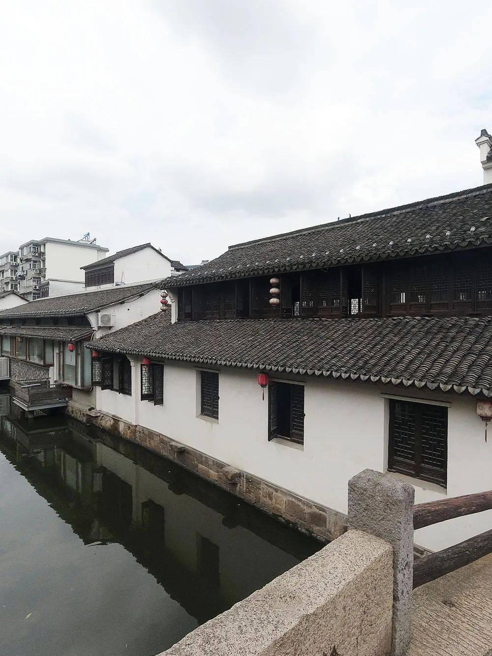 江苏金租:公司按照法律法规及交易所相关规定履行信息披露义务